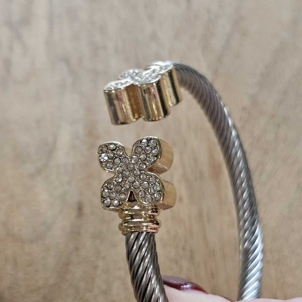 Elegant Gold and Silver Women's Bracelet - Picture 7 of 9